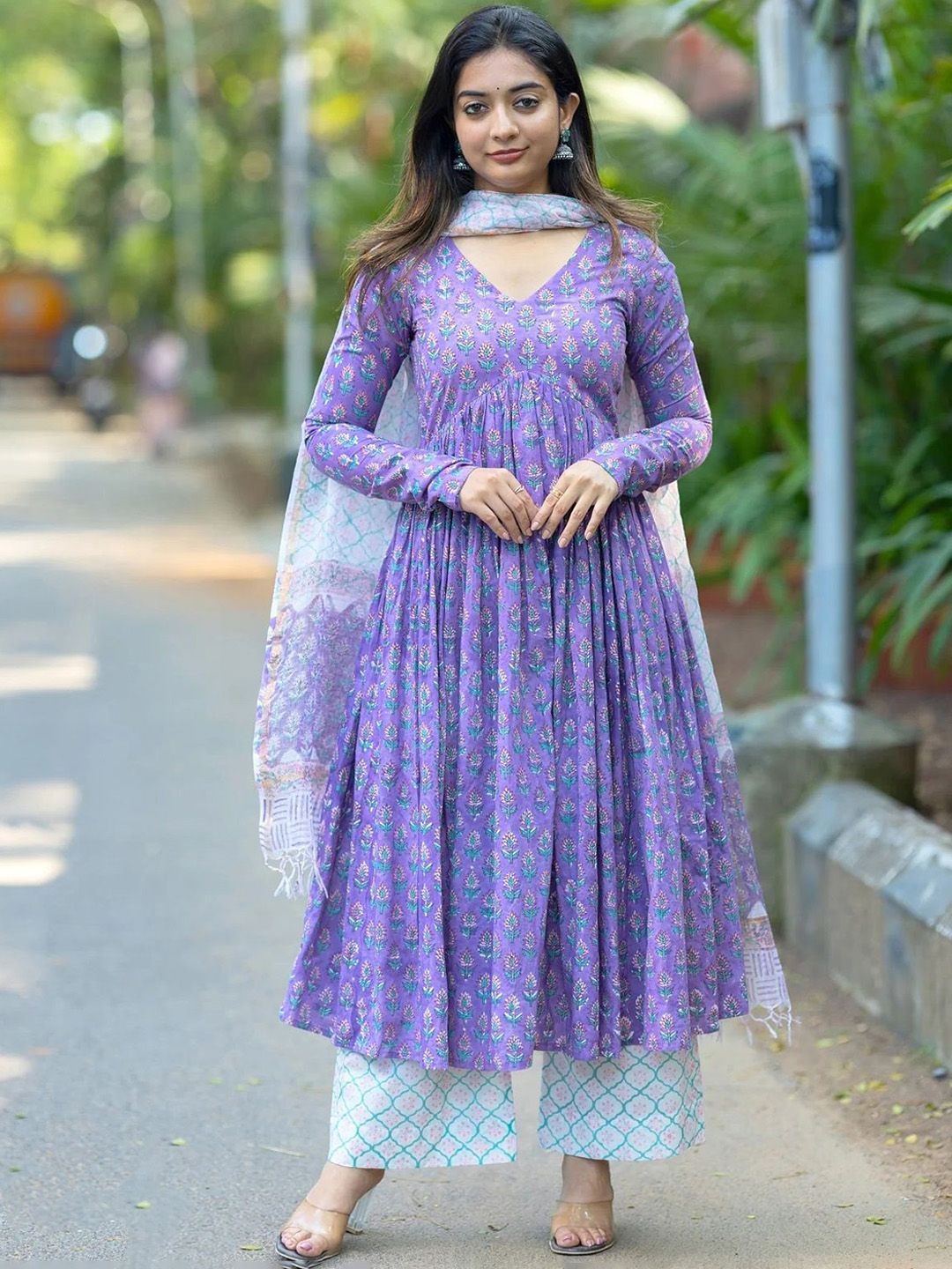 SRILICA Women Floral Printed Regular Kurta with Trousers & Dupatta