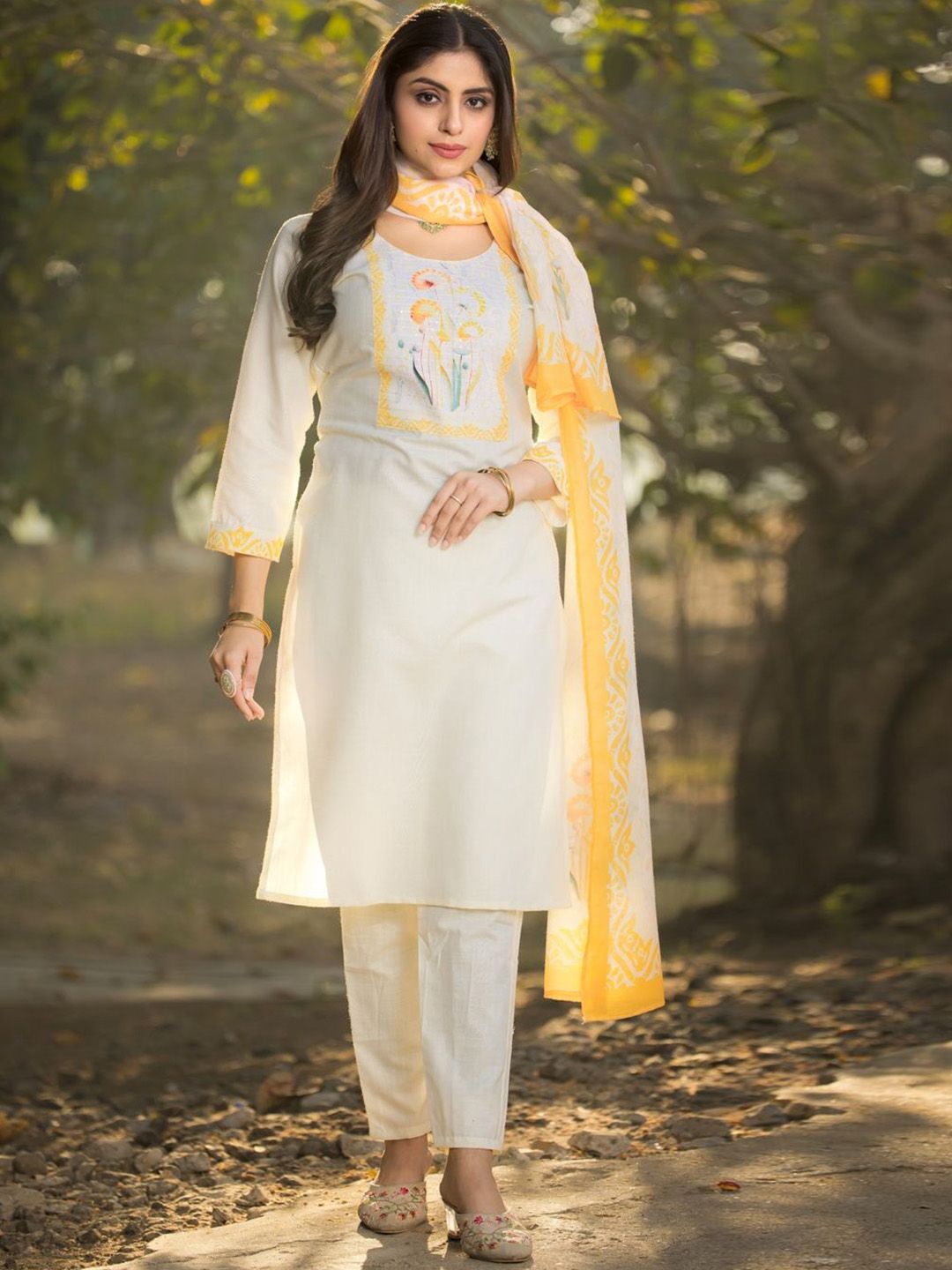 Vastukala Floral Printed Pure Cotton Straight Kurta With Trousers & Dupatta
