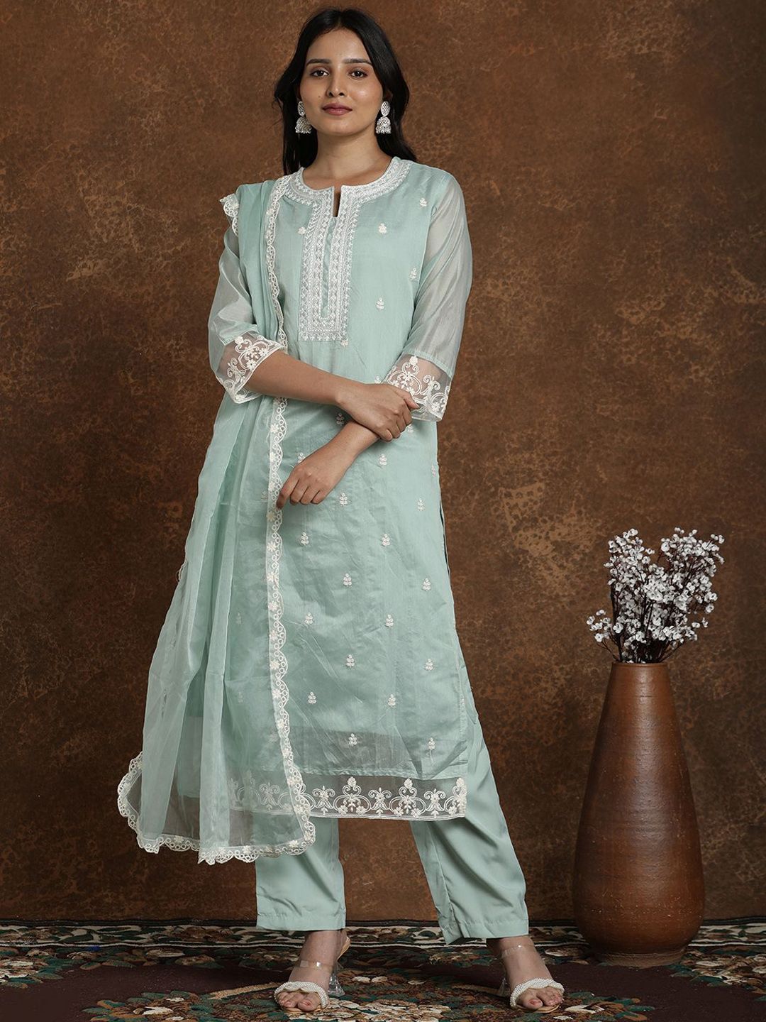 AVANSHEE Floral Embroidered Thread Work Chanderi Cotton Kurta With Trousers & Dupatta