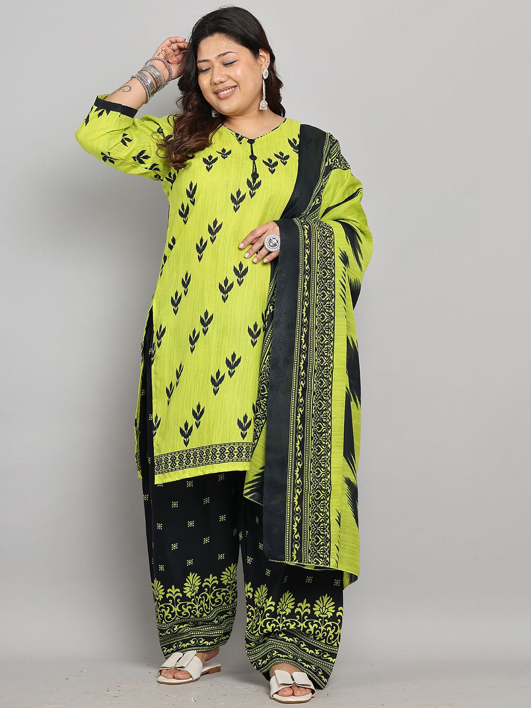KALINI Women Plus Size Floral Printed Kurti with Palazzos & Dupatta