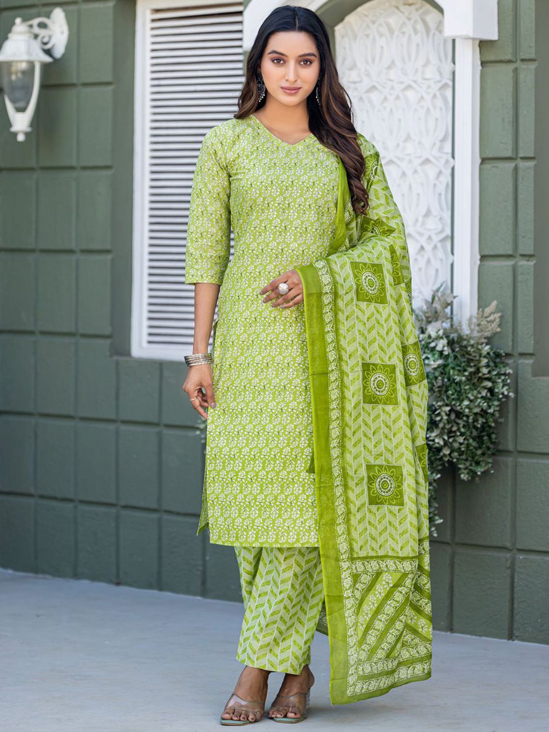 Anouk Women Ethnic Motifs Printed Kurta with Trousers & Dupatta