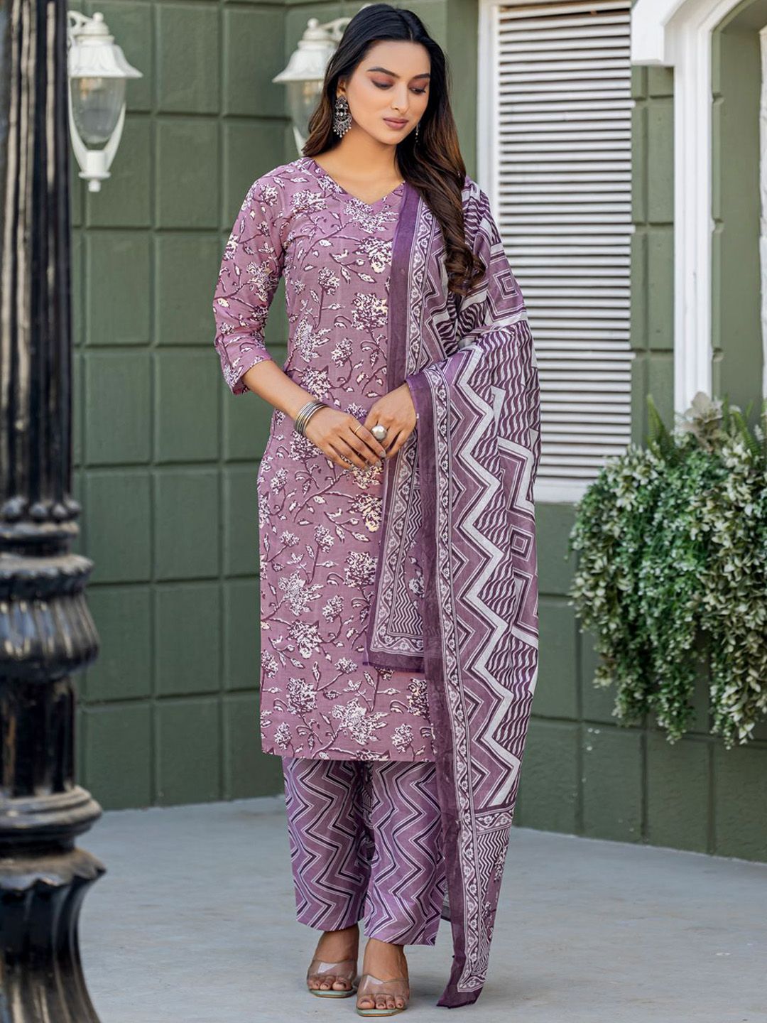 Anouk Floral Printed V-Neck Straight Kurta With Trousers & Dupatta