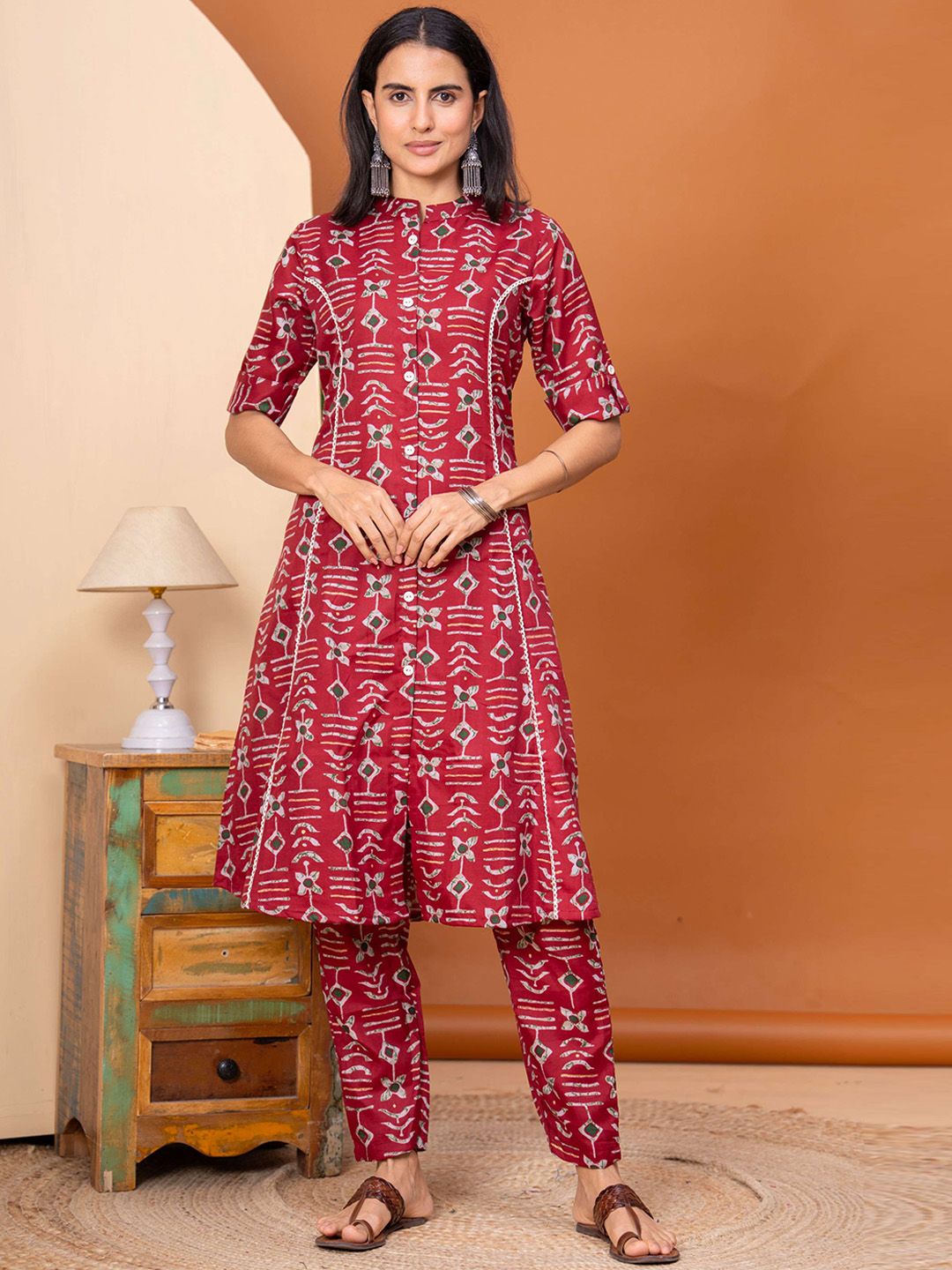 HEARTLOOM Ethnic Motifs Printed Panelled Kurta With Trousers
