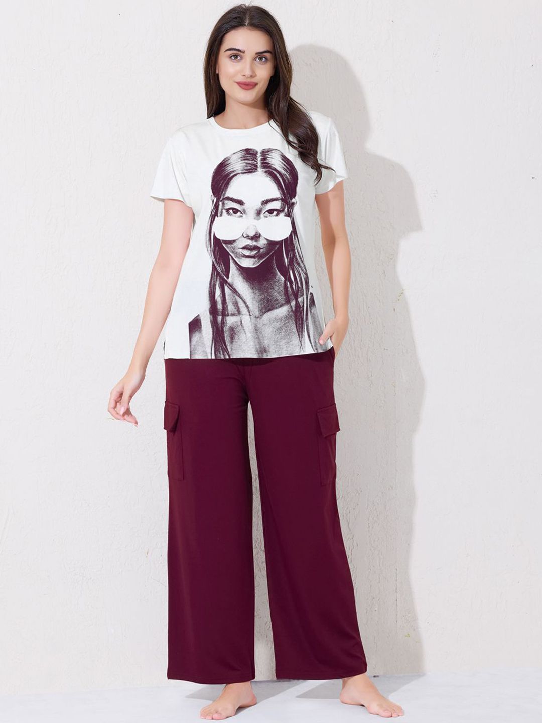 Arela Graphic Printed Pure Cotton T-Shirt With Trousers Co-Ords