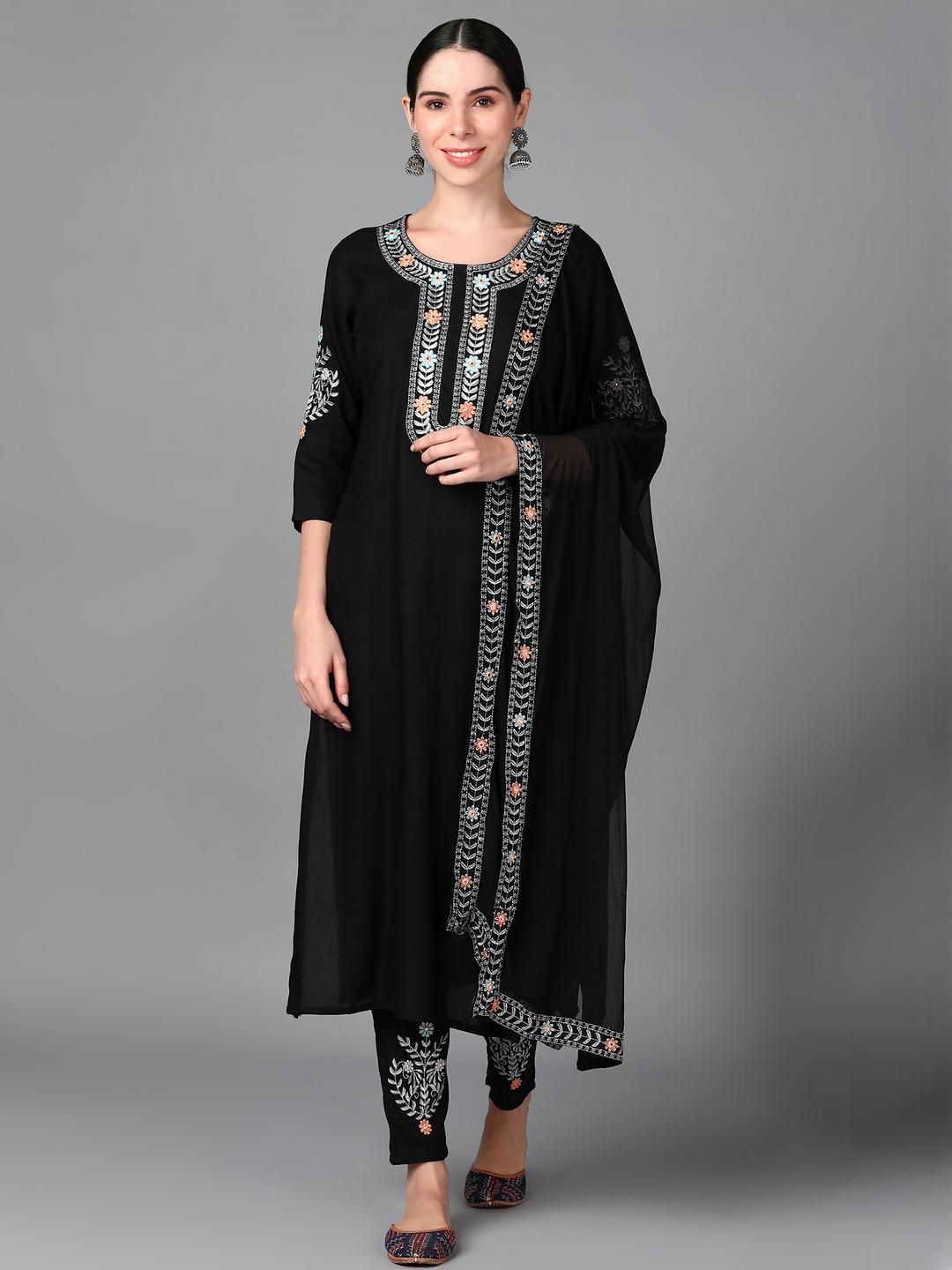Tarubi Women Solid Kurta Set