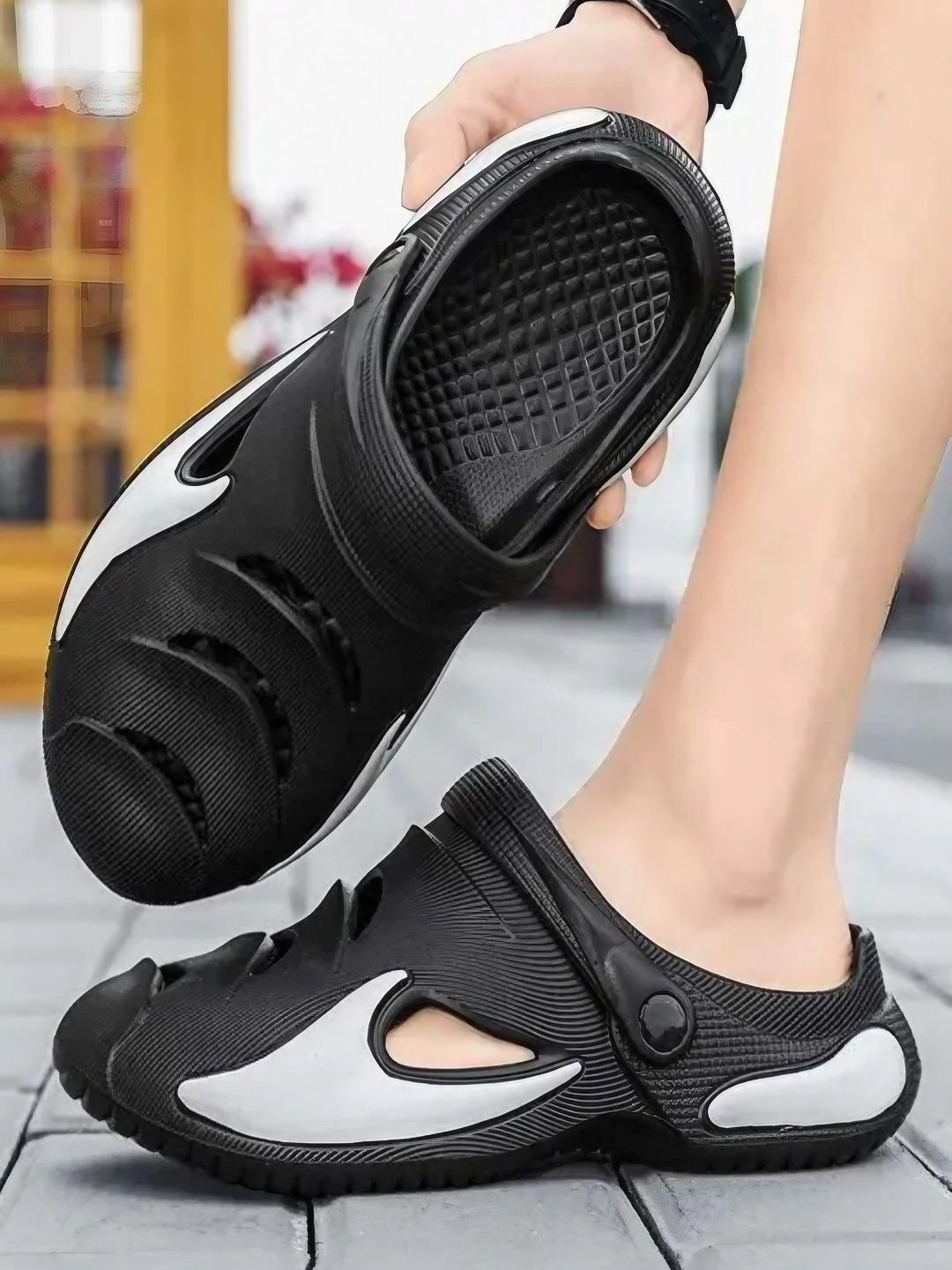 KNIEVL Men Monochrome Rubber Clogs-picture-25
