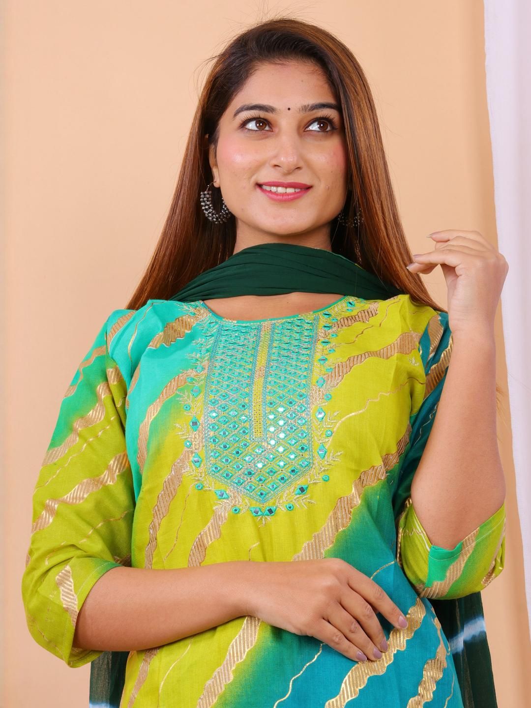 PARTH STYL FASHION Women Solid Kurta Set