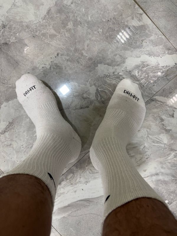 men wearing nike socks