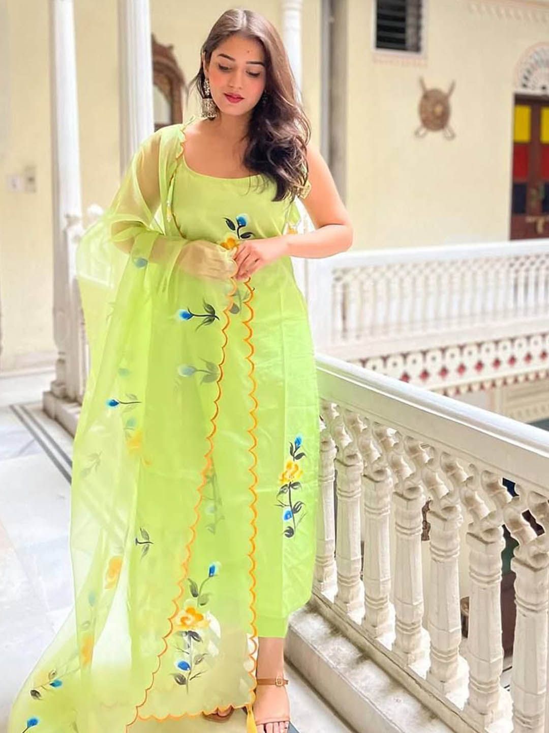 KALINI Women Floral Embroidered Thread Work Kurta with Trousers & Dupatta