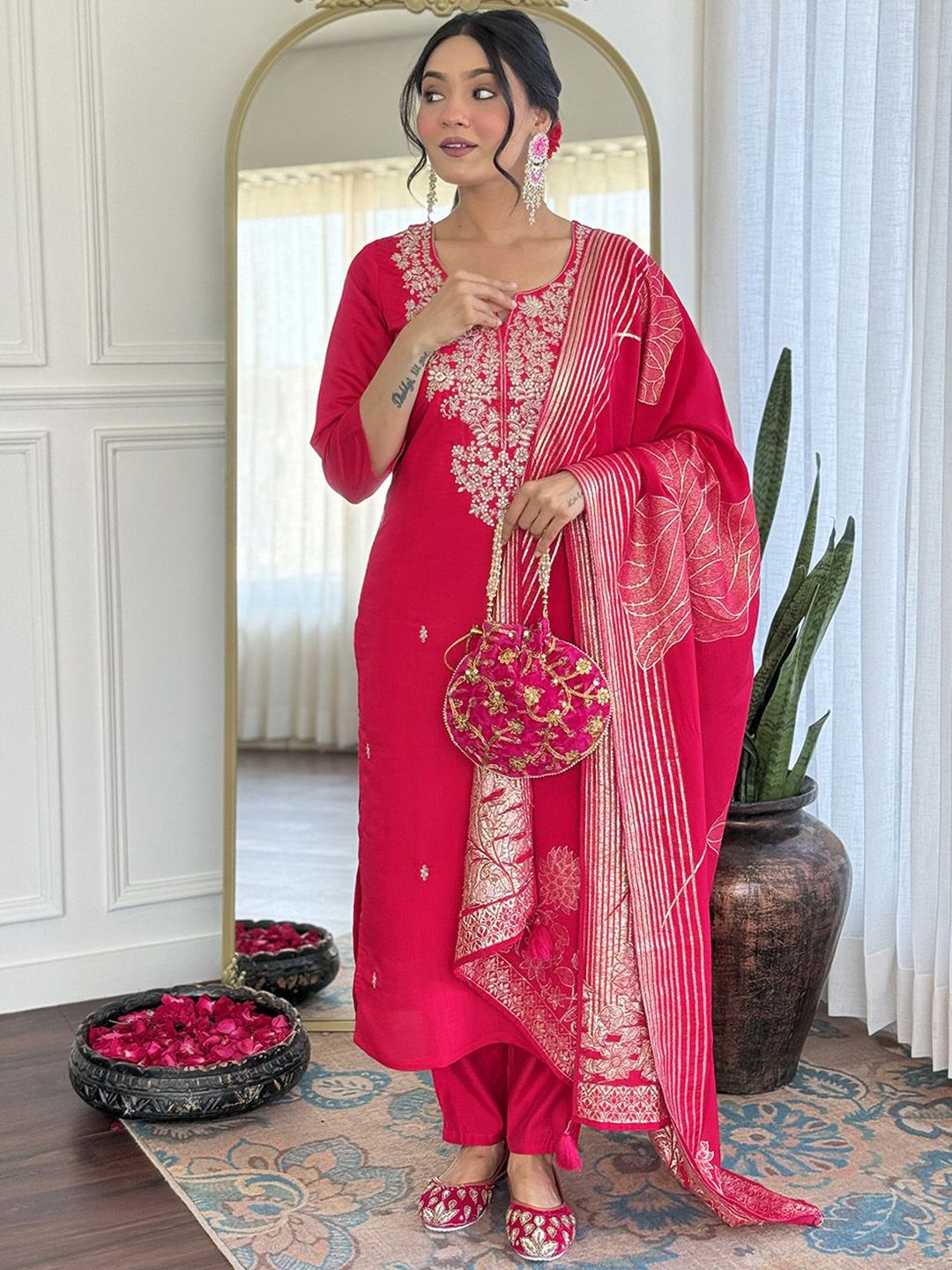 PARNAVI Women Floral Embroidered Kurta with Trousers & Dupatta