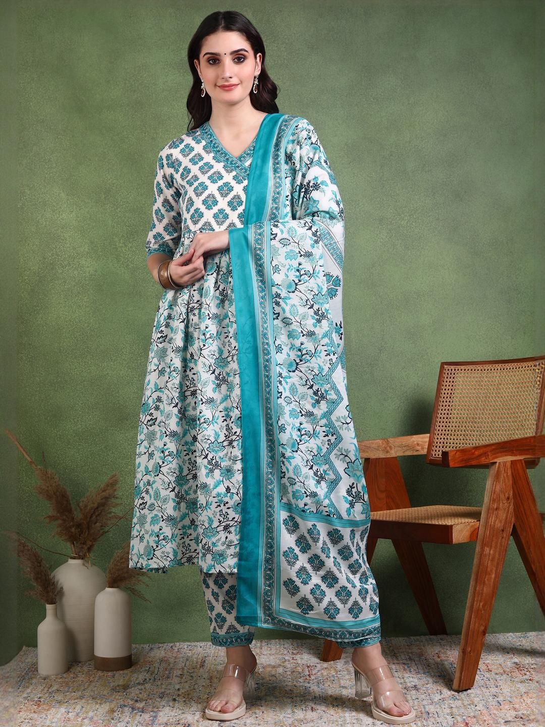 NEW ETHNIC 4 YOU Printed Cotton Blend Kurta Sets