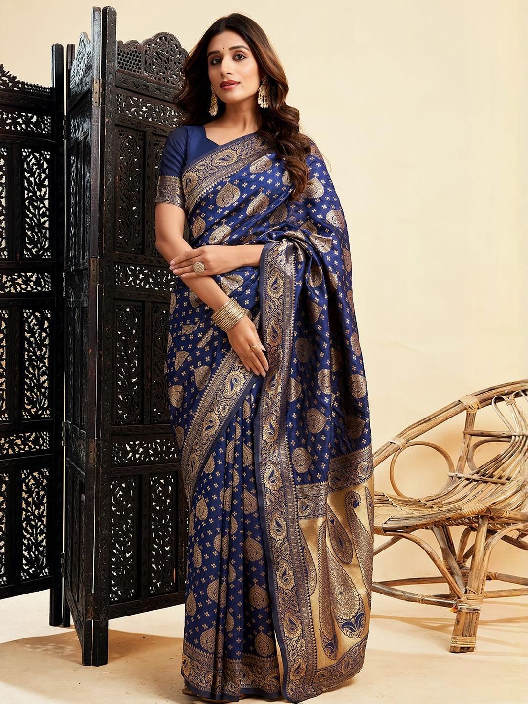 HERE&NOW Ethnic Motifs Zari Silk Blend Banarasi Saree-picture-22