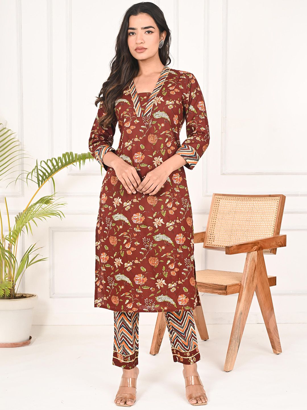 INDULI Women Ethnic Motifs Printed Gotta Patti Pure Cotton Kurti & Trousers With Dupatta