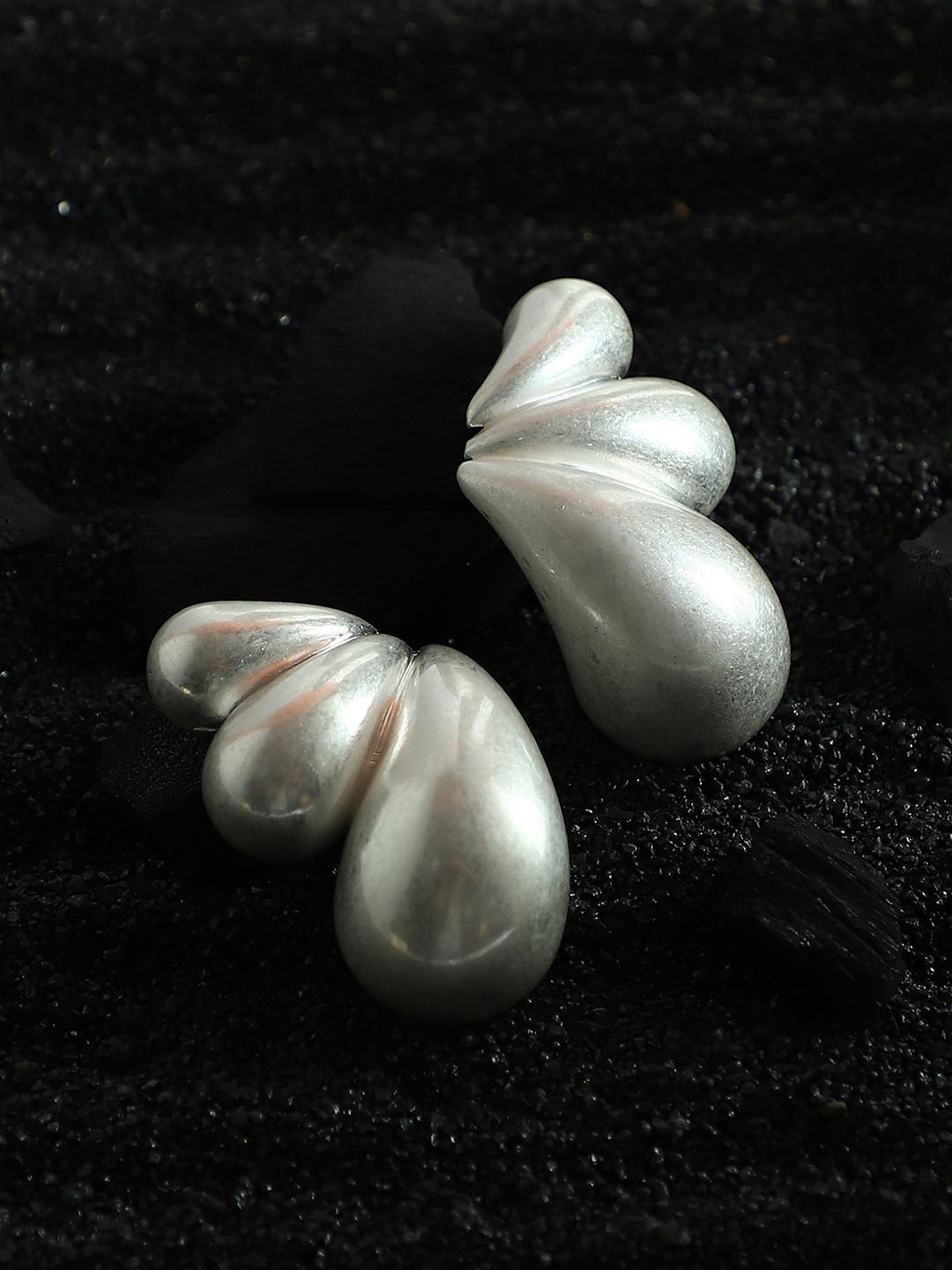 SOHI The Puffy Silver-Plated Teardrop Shaped Drop Earrings-picture-13