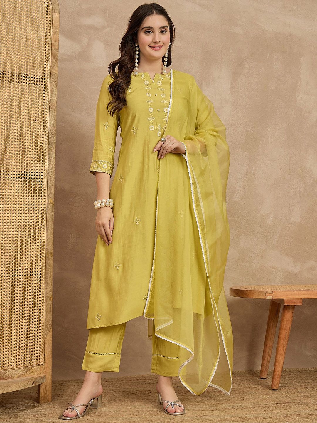 Moda Rapido Women Embroidered Regular Thread Work Kurta with Trousers & With Dupatta