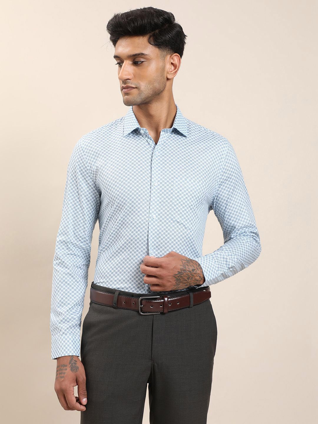 Turtle Standard Geometric Printed Pure Cotton Slim Fit Formal Shirt-image-41