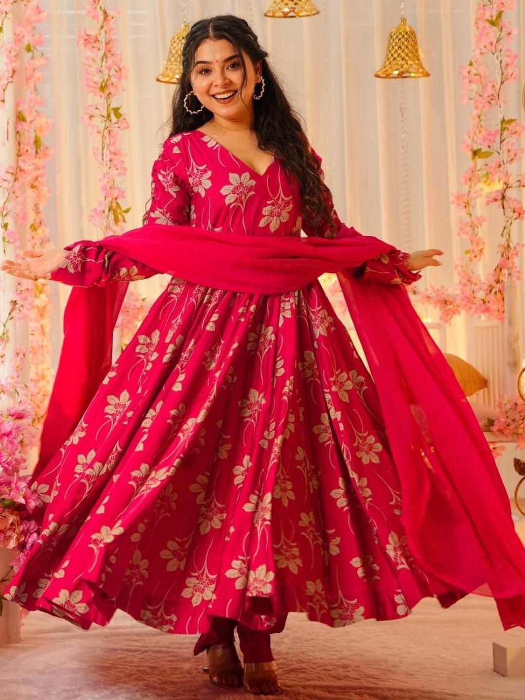 CaniBani Women Silk Blend Printed Kurta Sets