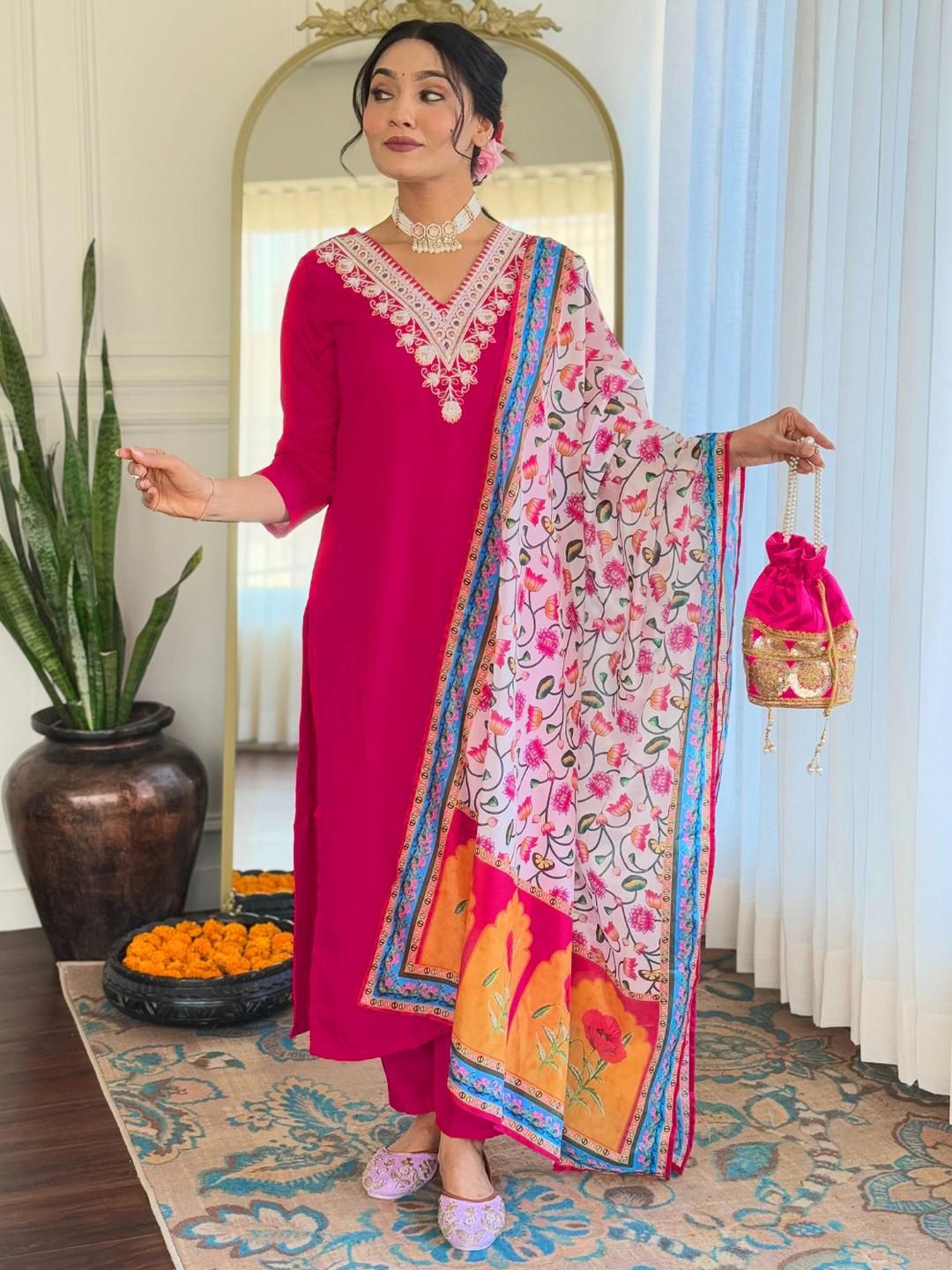 CaniBani Women Viscose Rayon  Kurta Sets