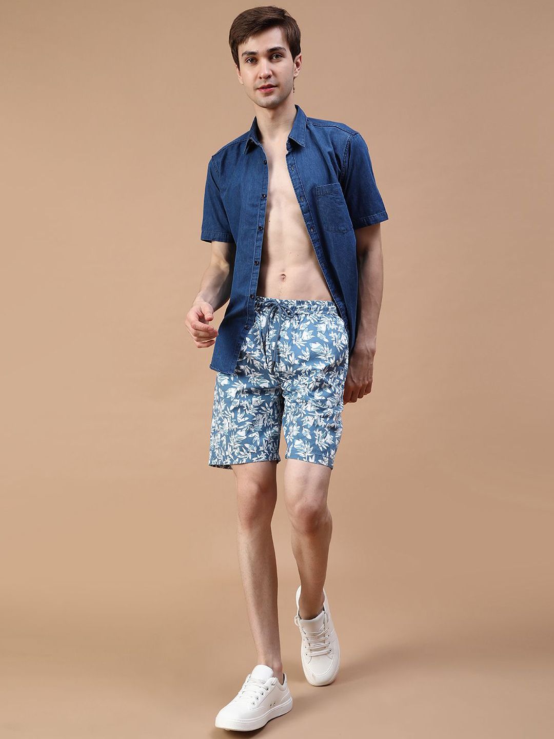Sera printed Mid-rise regular shorts