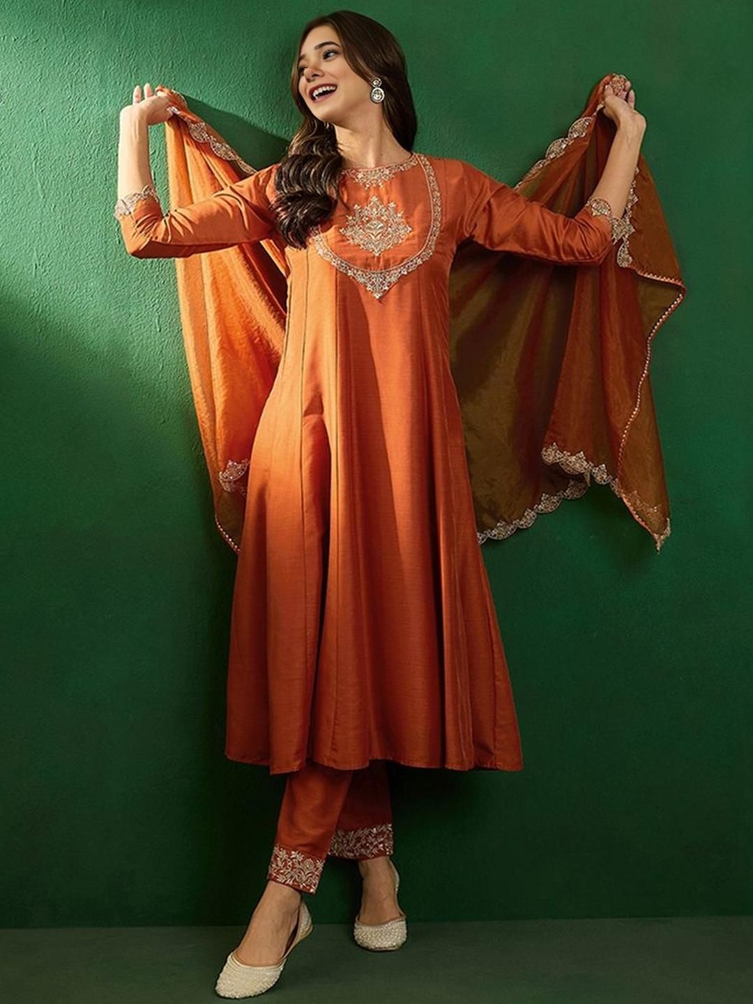 CaniBani Women Silk Blend Embroidered Kurta Sets