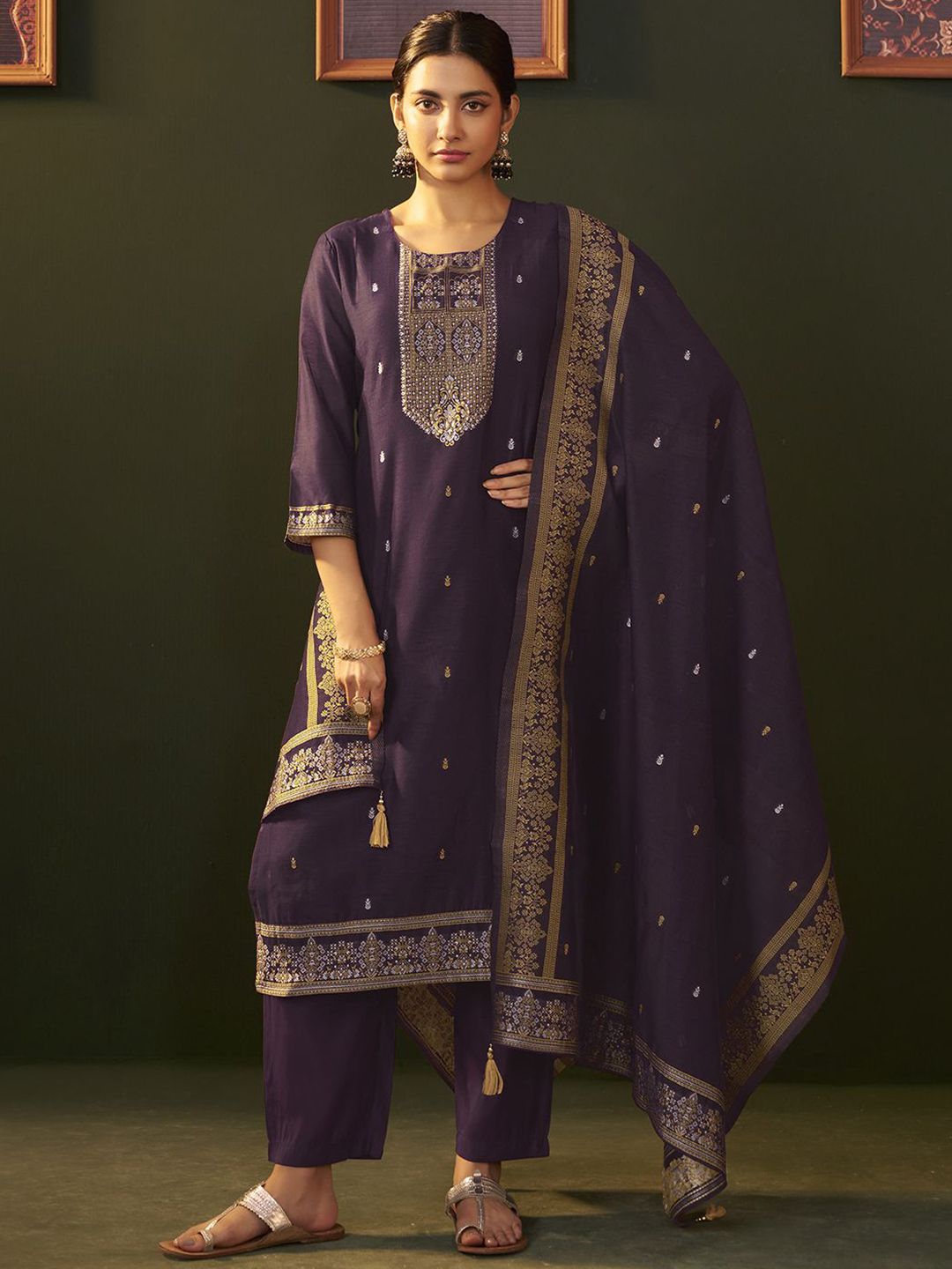 DRESOUL Women Ethnic Motifs Thread Work Chanderi Silk Kurti with Trousers & Dupatta