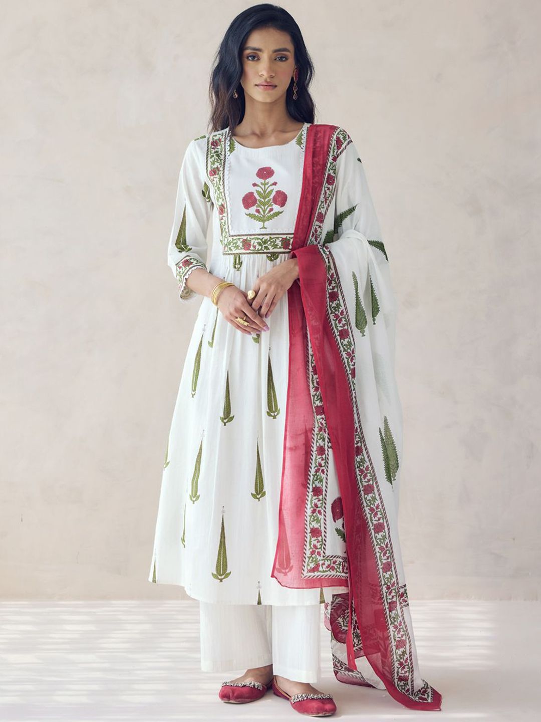 FIORRA Women Floral Printed Straight Pure Cotton Kurta With Trousers & Dupatta