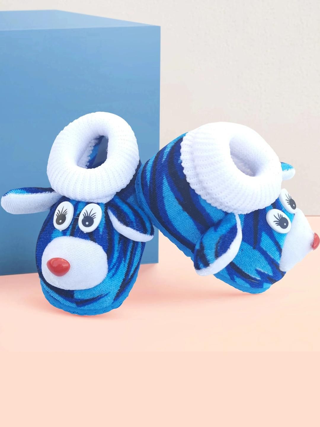 LMN CHILD CARE Unisex Kids Blue & White Printed Cotton Booties-picture-50
