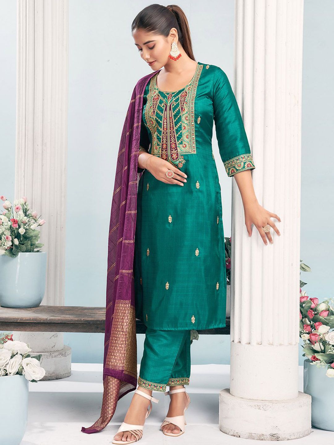 Skylee Pop Women Ethnic Motifs Embroidered Regular Sequinned Kurta with Trousers & Dupatta