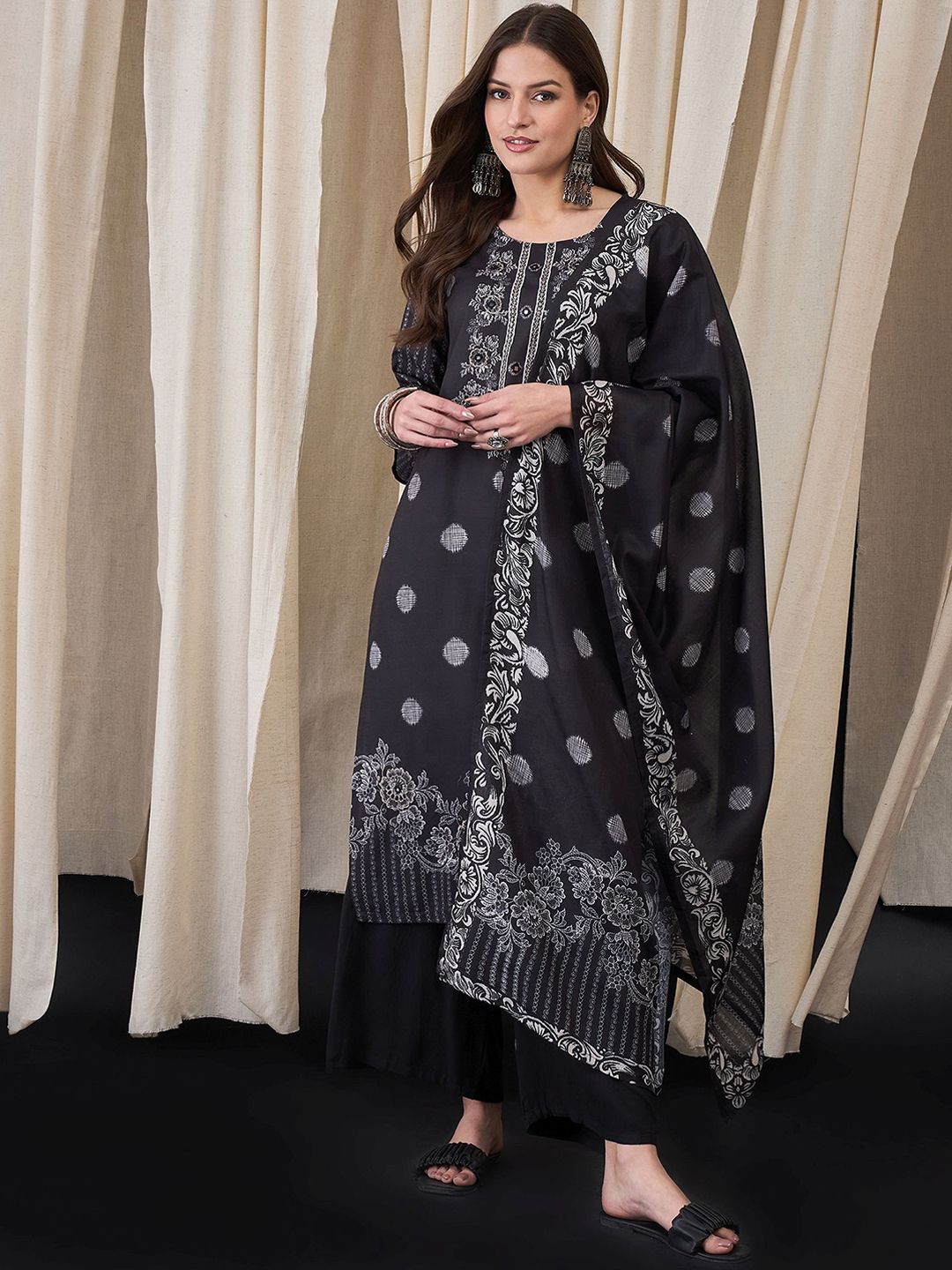 Anouk Women Floral Printed Regular Mirror Work Straight Kurta with Trousers & With Dupatta