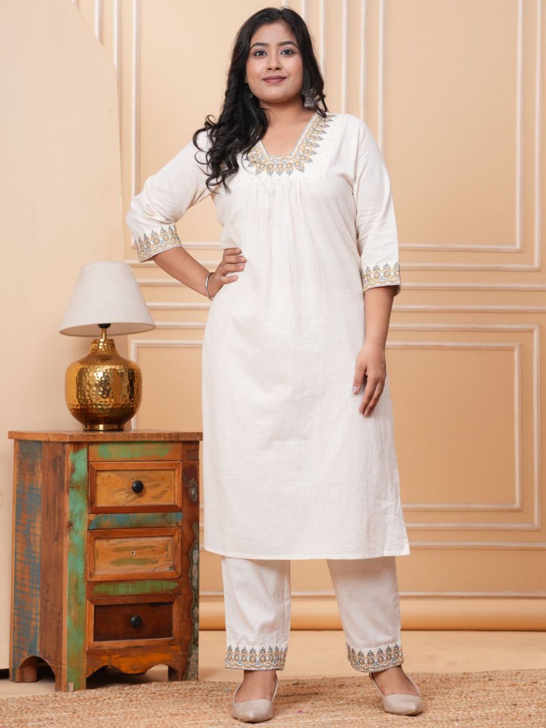 CRENOL THREADS Women Plus Size Floral Embroidered Regular Thread Work Kurta with Trousers