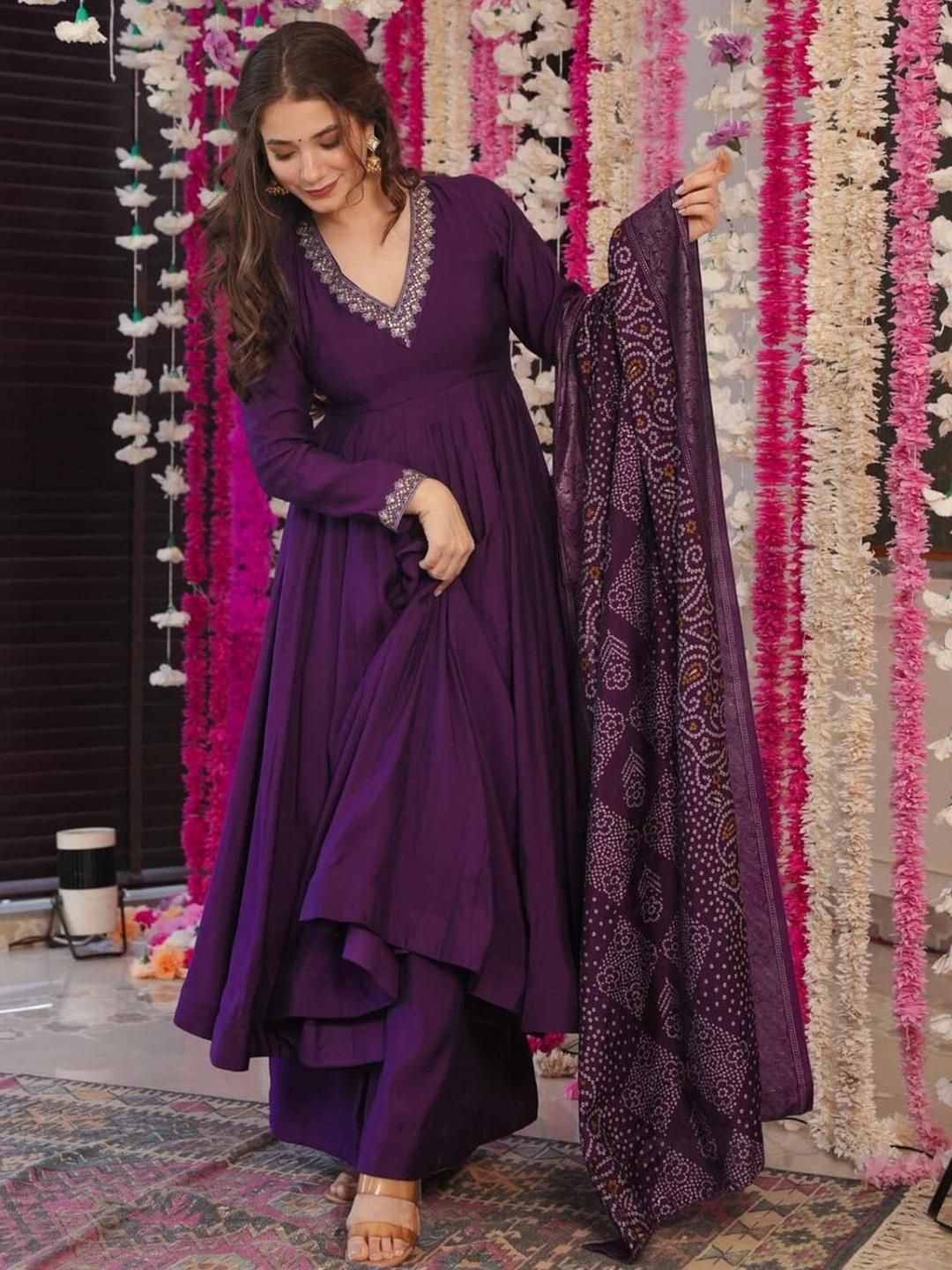 CaniBani Women Silk Blend Solid Kurta Sets