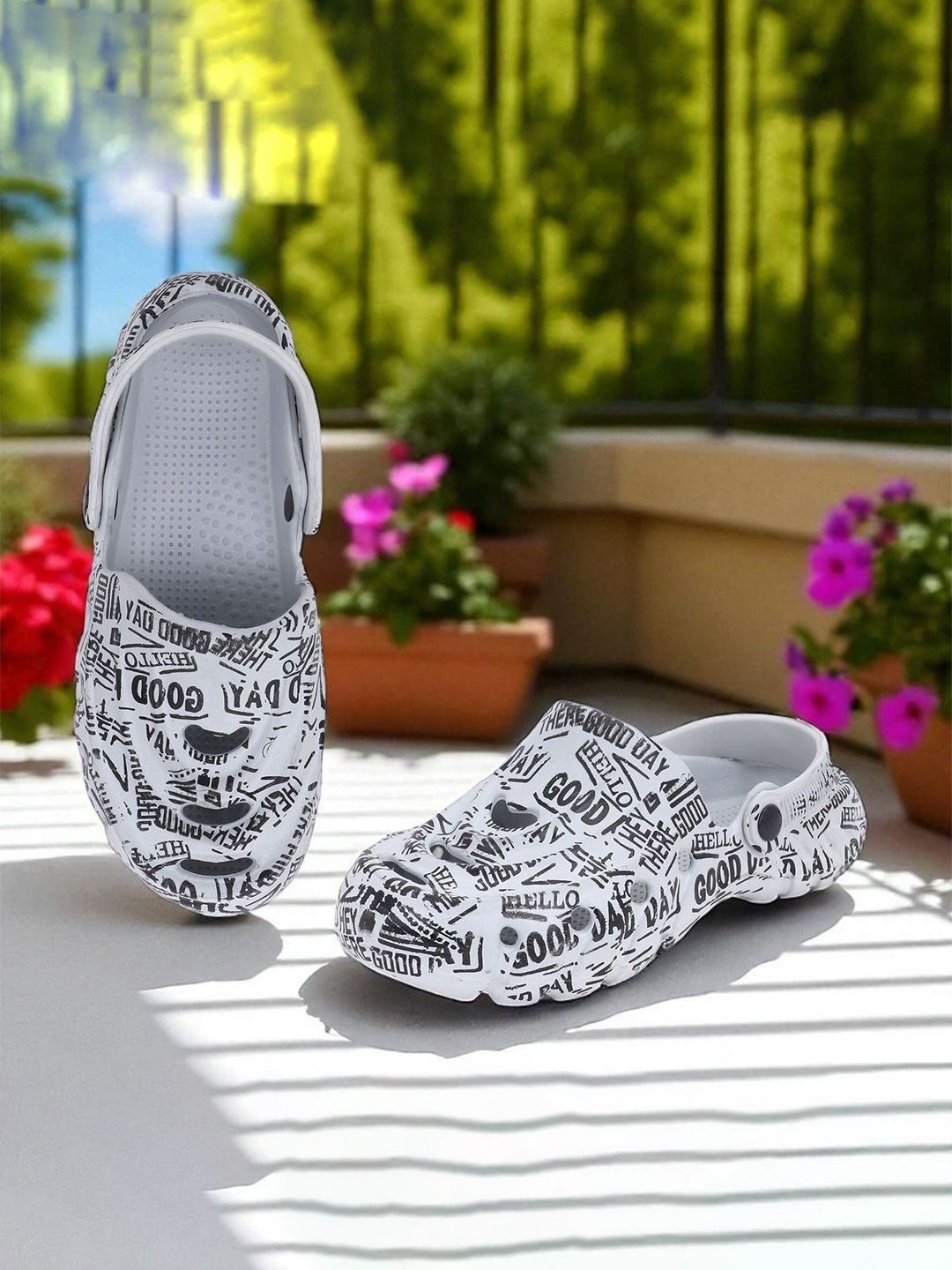 KAPYANSH Men Printed Croslite Clogs-picture-34