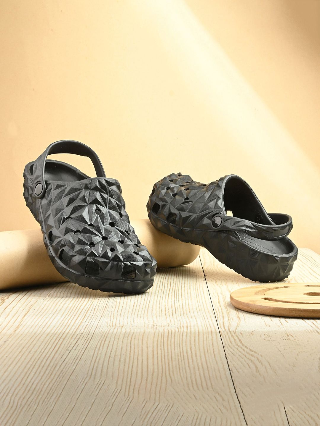 Vellinto Men Croslite Clogs-picture-10