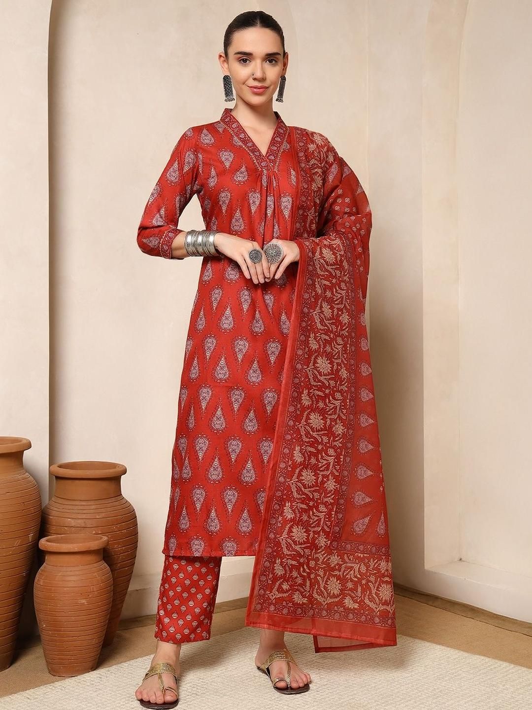 Nehamta Women Ethnic Motifs Printed Regular Kurta & Trousers With Printed Dupatta