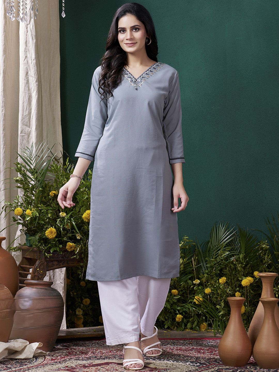 DIVASTRI Women Solid Cotton Kurta with Trousers