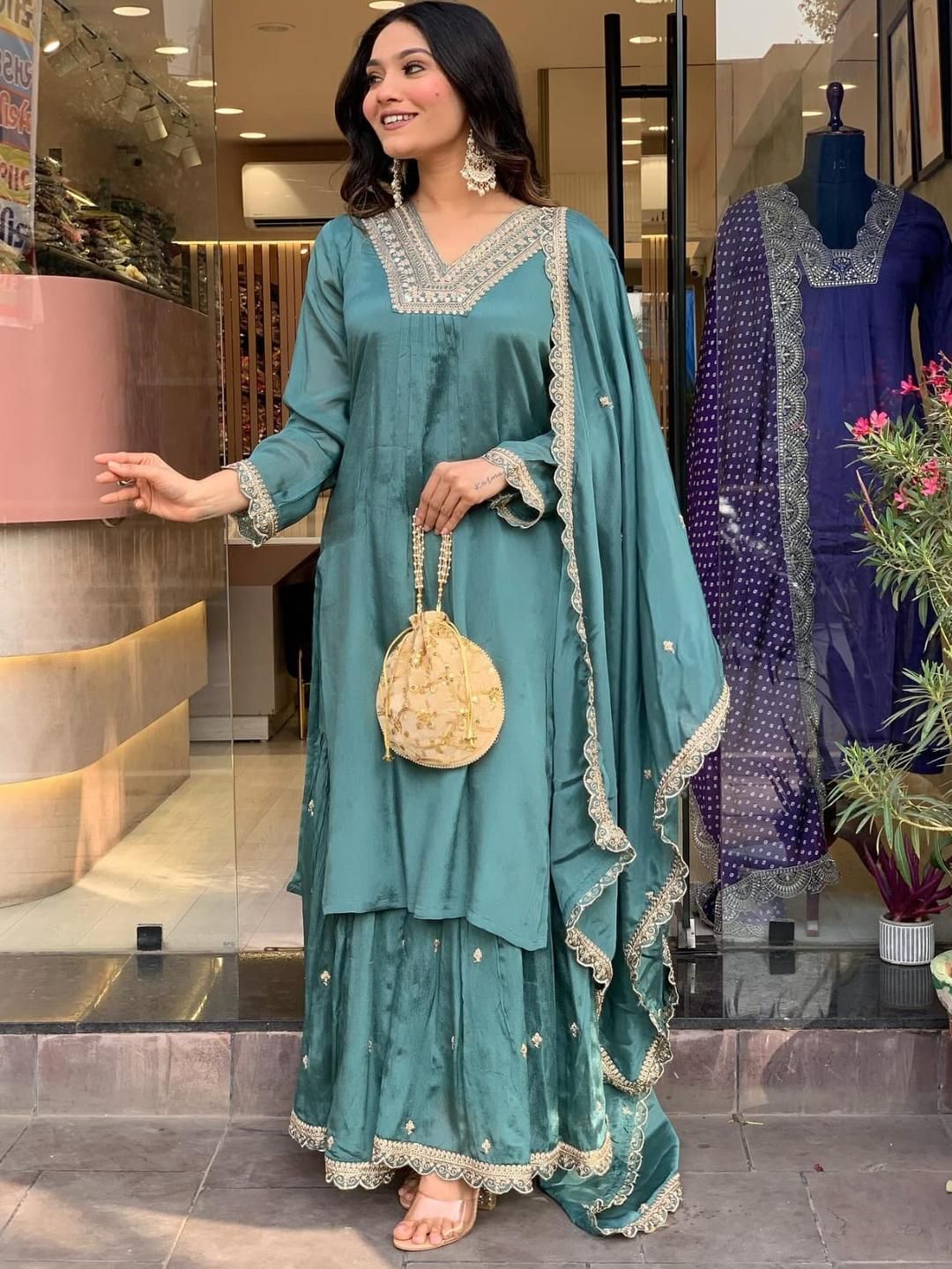 CaniBani Women Silk Blend Embroidered Kurta Sets