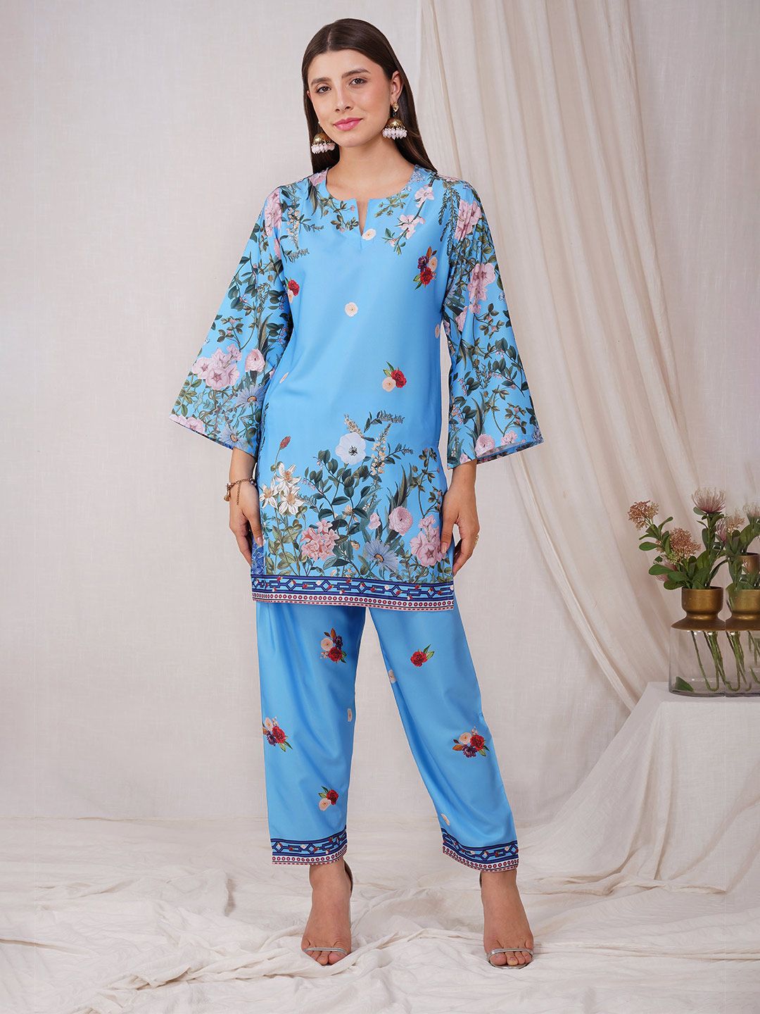 HOUSE OF KARI Printed V-Neck Top With Trousers Co-Ords-picture-30