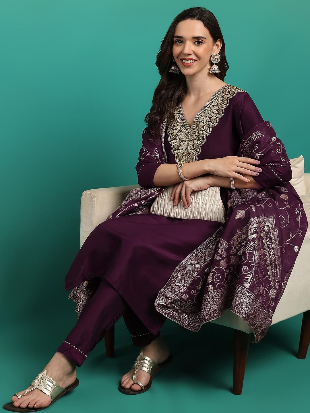 NEW ETHNIC 4 YOU Women Floral Embroidered Regular Kurti with Trousers & With Dupatta