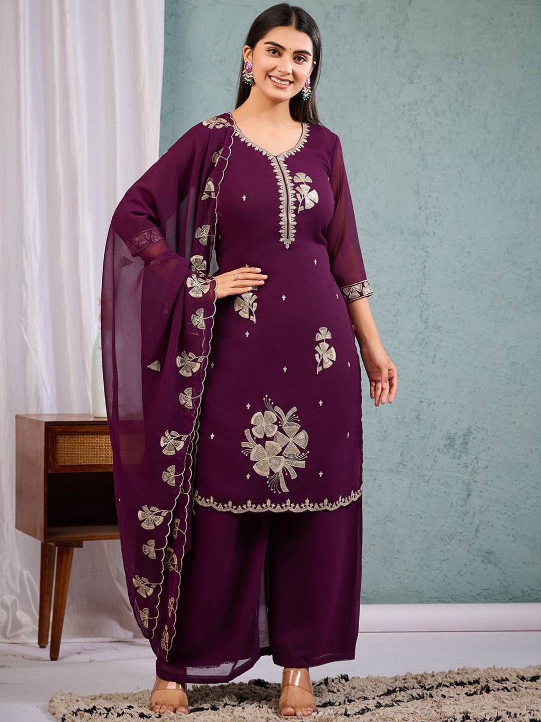 Globon Impex Women Floral Embroidered Sequinned Kurta with Palazzos & Dupatta