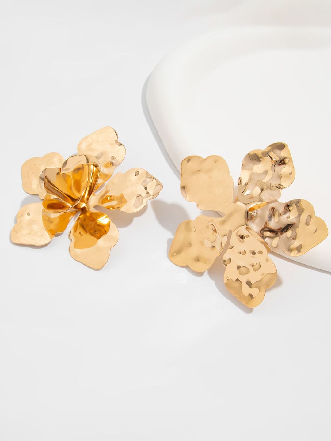 StyleCast x Revolte Gold-Plated Floral Shaped Studs-picture-26