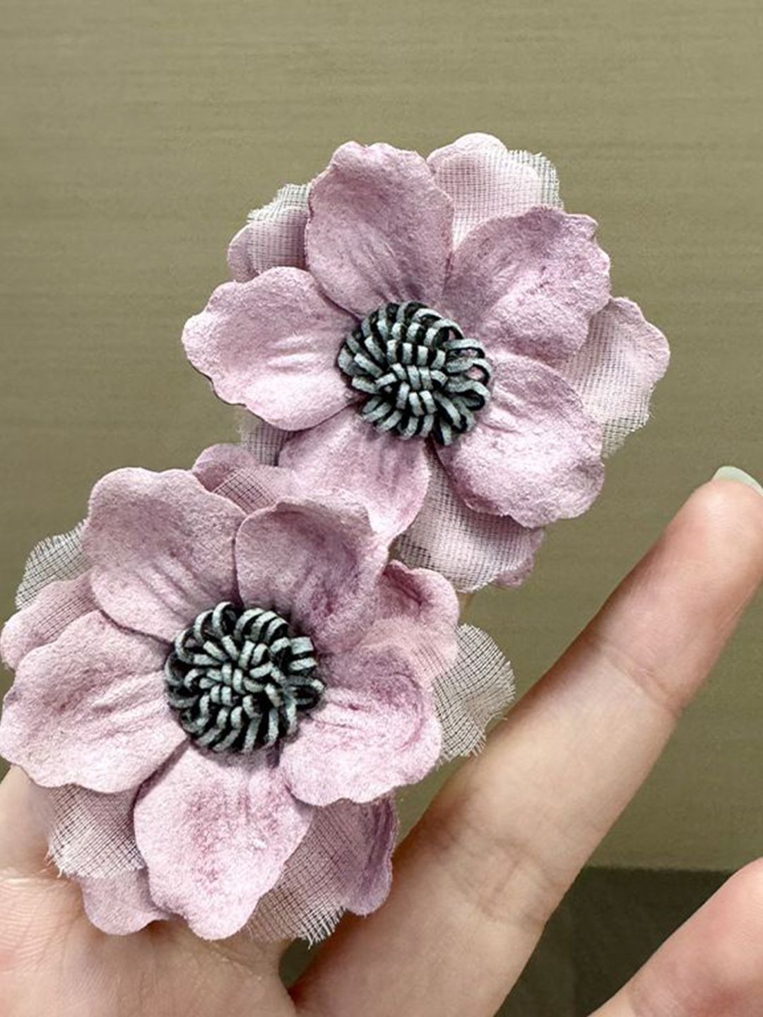 StyleCast x Revolte Floral Shaped Studs Earrings-image-39