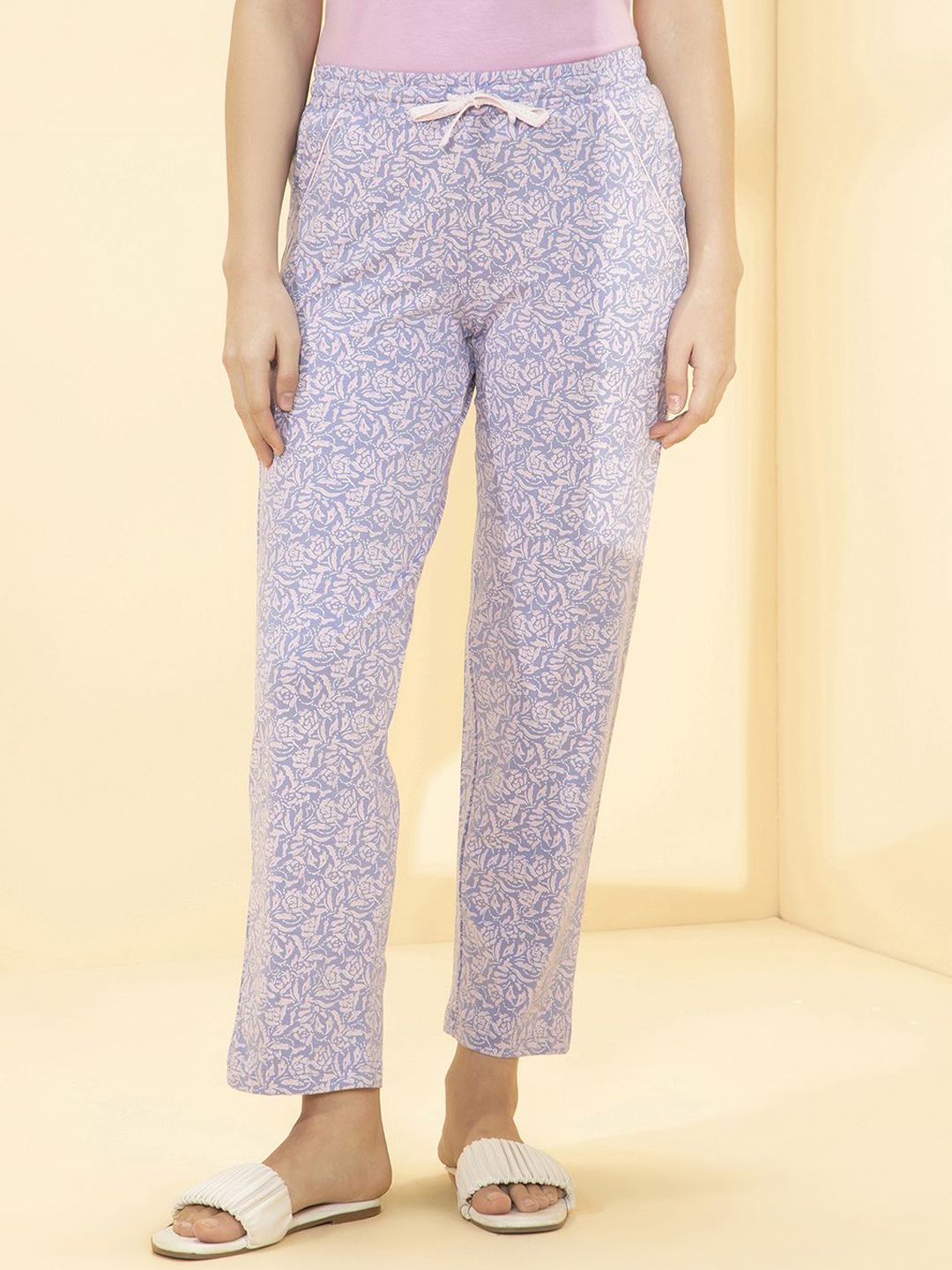 Amante Printed Mid-Rise Lounge Pants-image-8