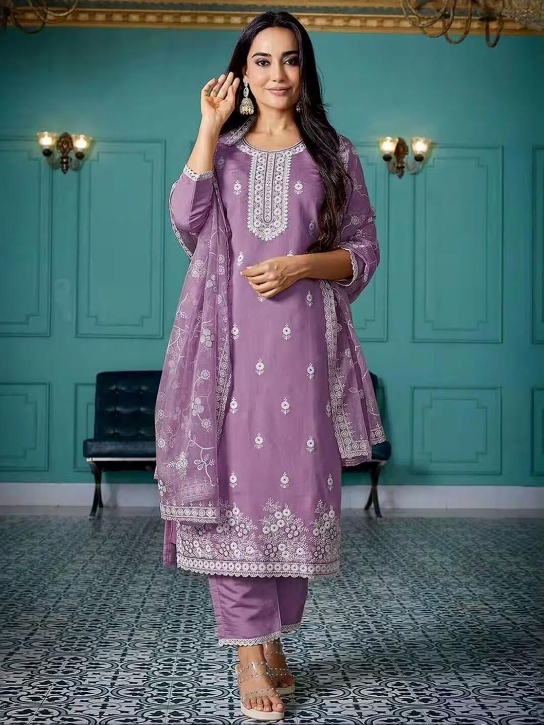 MISS CLOTHING Foil Printed & Embroidered Kurta Set