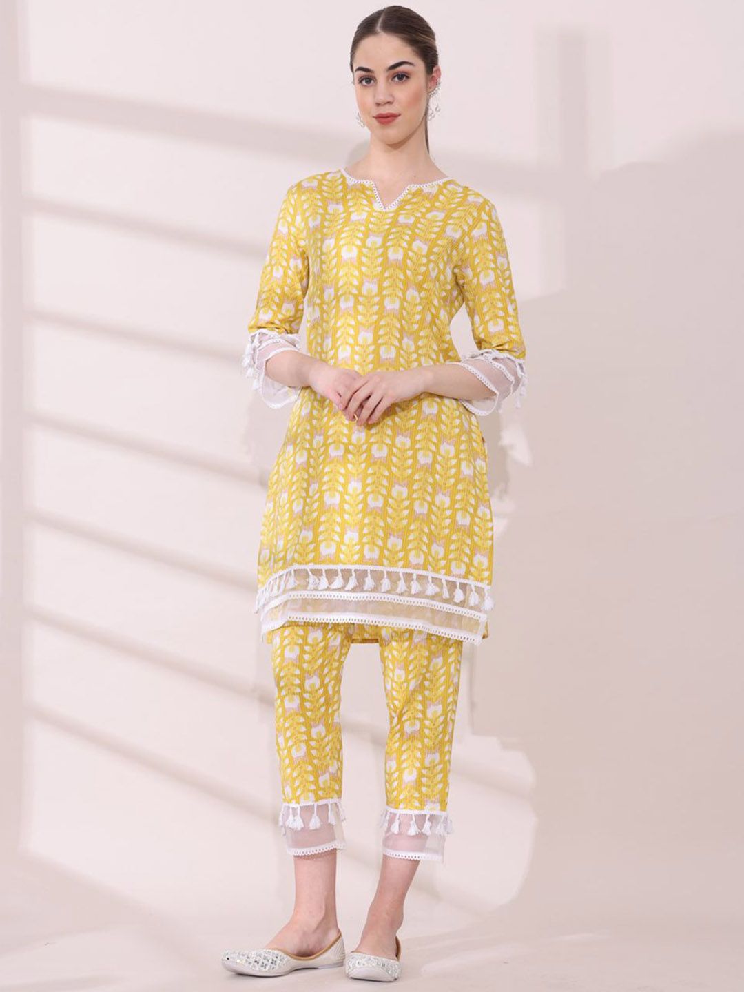 Anouk Women Floral Printed Kurta with Trousers