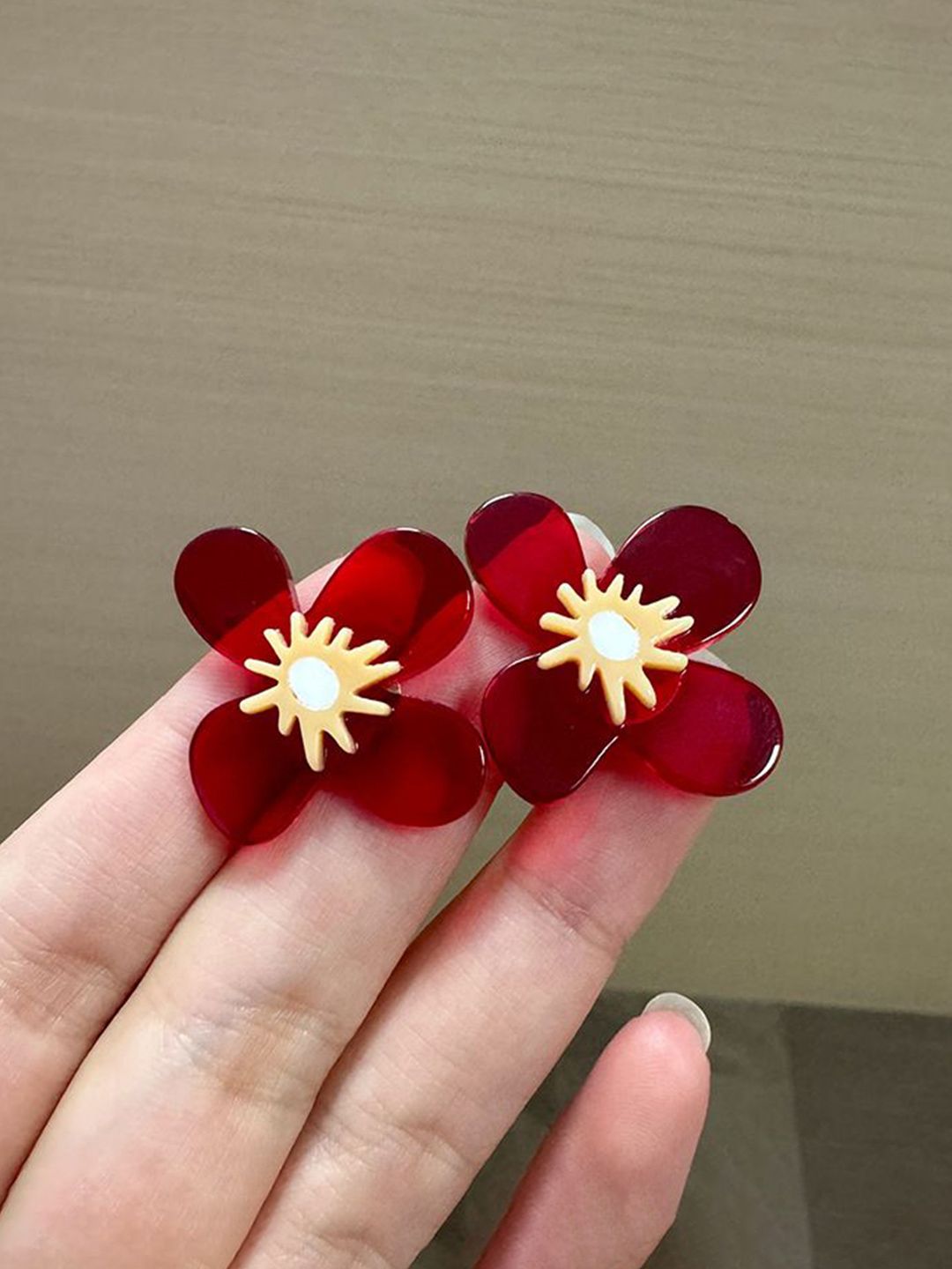 StyleCast x Revolte Floral Shaped Studs-picture-25