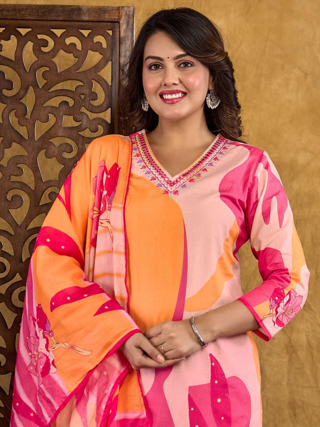 SANISA Women Floral Printed Kurta with Trousers & Dupatta