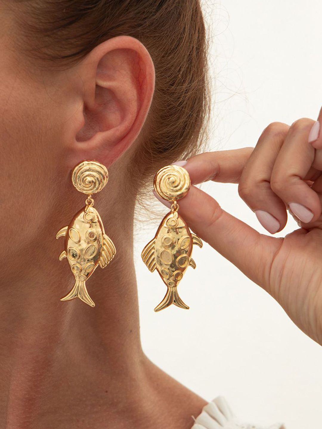 StyleCast x Revolte Gold-Plated Fish Shaped Drop Earrings-picture-16