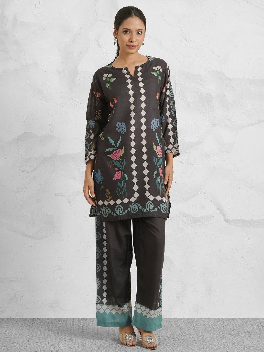 HOUSE OF KARI Printed Round Neck Cotton Tunic With Trousers Co-Ords-picture-15