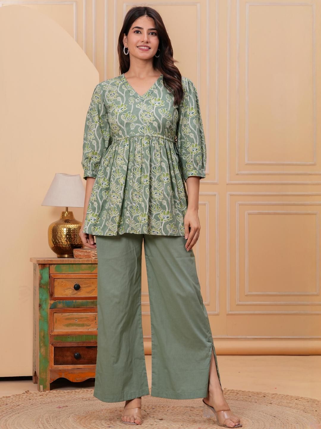 Meeranshi Women Floral Printed Cotton A-Line Kurta with Palazzos