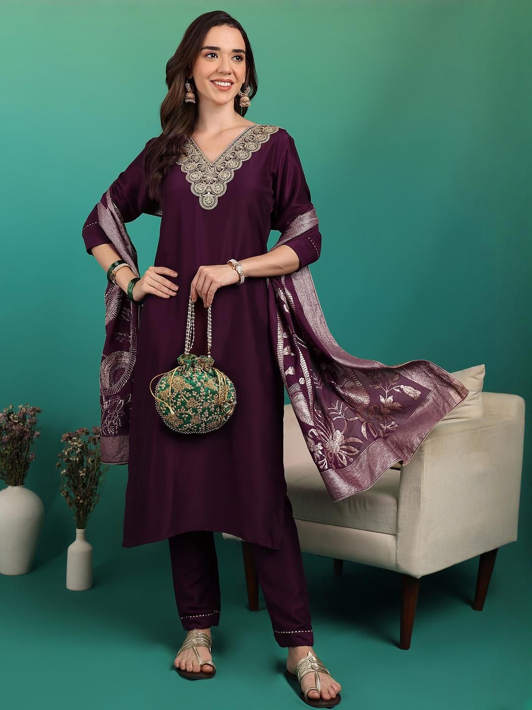 NEW ETHNIC 4 YOU Floral Embroidered V-Neck Kurta with Trousers & Dupatta
